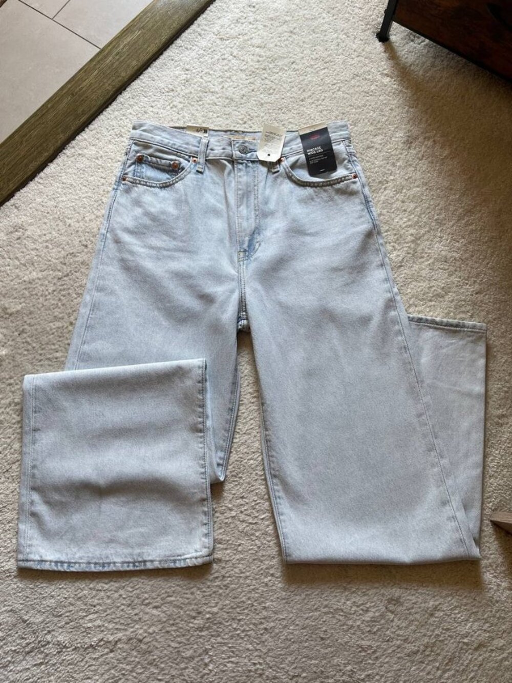 NWT Levi’s Premium Ribcage Wide Leg High Rise Women’s Jeans Size 29/32